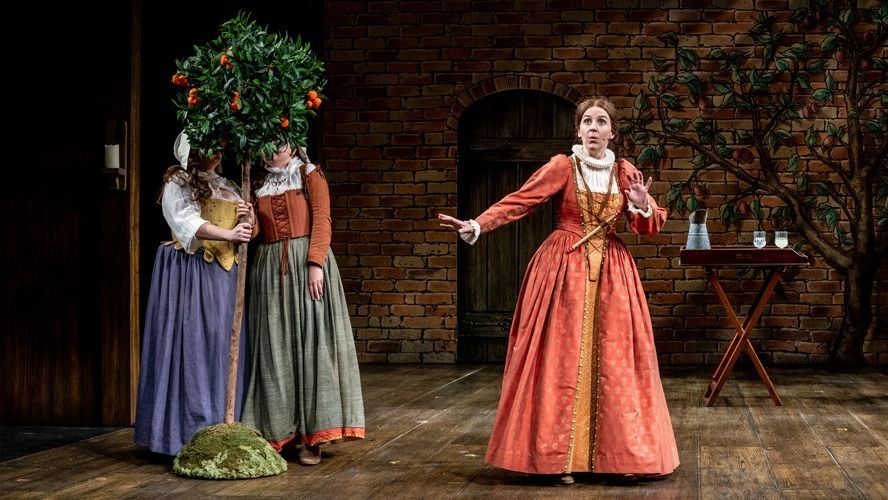 The cast of "The Upstart Crow" poses together on stage at the Apollo Theatre.